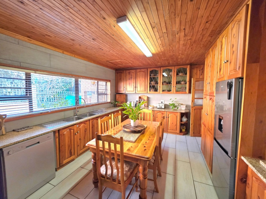 5 Bedroom Property for Sale in Panorama Free State